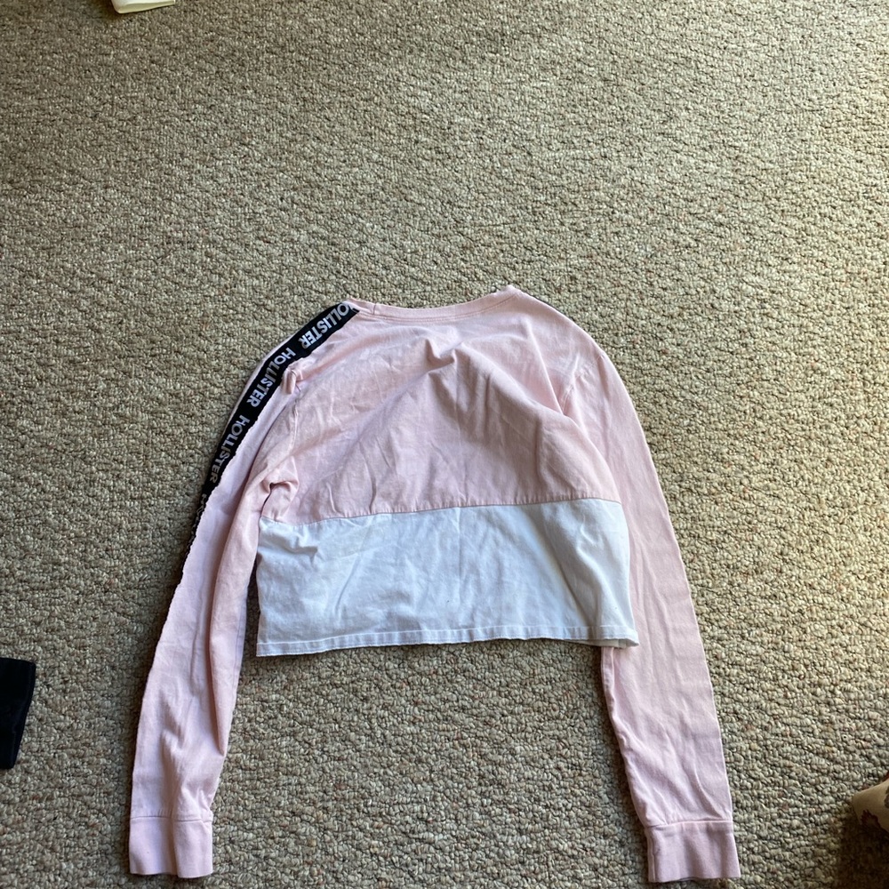 CUTE HOLLISTER PINK LONG SLEEVE TOP!!